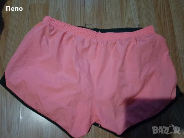 Гащи Nike, снимка 3 - Къси панталони и бермуди - 50245053