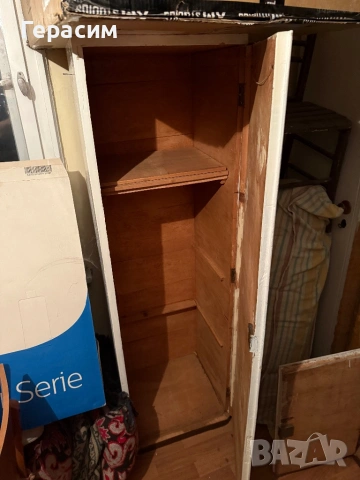 Подарявам масивен шкаф с надстройка за чаши със стъкло и огледало от соца, снимка 5 - Бюфети - 53205856
