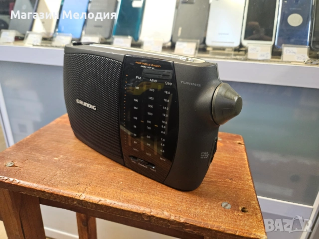 Радио Grundig Prima Boy 80 С проблем. Работи само на средни икъси вълни., снимка 6 - Радиокасетофони, транзистори - 52811049