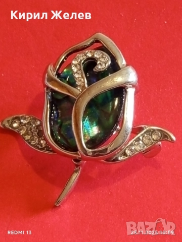 БРОШКА ЗЕЛЕНО ЦВЕТЕ ИНКРУСТАЦИЯ от СЕДЕФ и КРИСТАЛИ ЛУКС ПОДНЕСЕН АРИСТОКРАТИЧНО 52225, снимка 2 - Други - 52533485