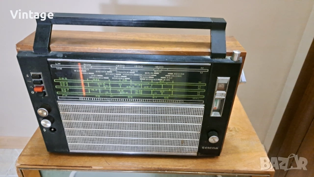 Радио апарат Селена, снимка 2 - Радиокасетофони, транзистори - 53298971