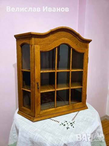 Винтидж дъбова витрина за стена (ъглова) от масивно дърво. Перфектно състояние., снимка 2 - Антикварни и старинни предмети - 53757911