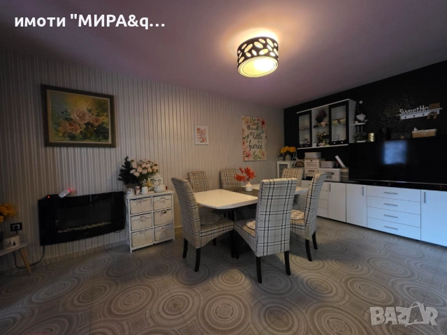 Триетажна къща с гараж, паркомясто и озеленен двор в кв. Куба, гр. Хасково, снимка 3 - Къщи - 52551070