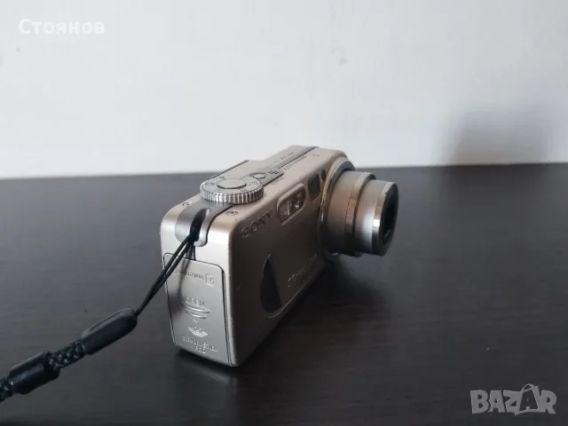 Камера SONY Cyber-shot DSC-P10 Japan , снимка 6 - Фотоапарати - 55986380