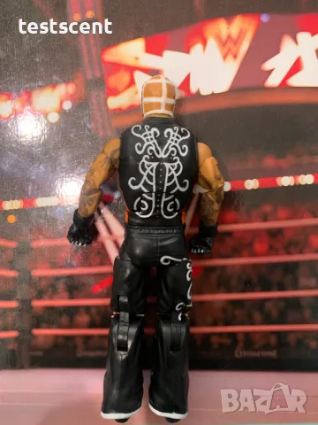 Екшън фигура WWE Rey Mysterio Mattel Elite Day of the Dead Рей Мистерио figure играчка, снимка 8 - Колекции - 48447895