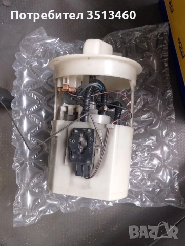 Бензинова помпа от Мазда 6(2003-2007г.) оригинална , снимка 2 - Части - 51555073