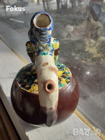 Стара българска троянска керамика стомна момиче със зайче, снимка 3 - Антикварни и старинни предмети - 51074390