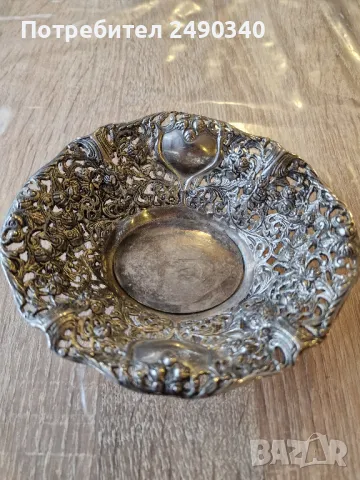 Метална купа в стил арт деко