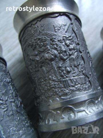 № 7452 комплект 4 броя стари малки метални чашки - REIN ZINN  - SKS design  - релефни орнаменти , снимка 2 - Други ценни предмети - 44922099