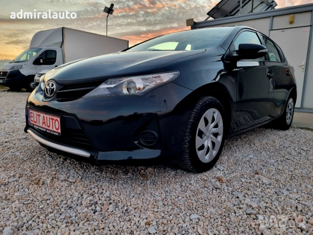 Toyota Auris 1.3VVT-i 99ks. 6 скорости, Климатроник, снимка 2 - Автомобили и джипове - 52904504