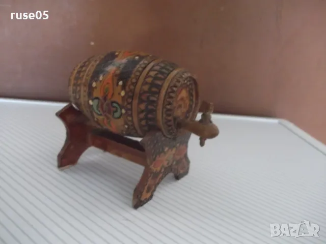 Буре дървено пирографирано на стойка