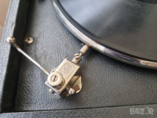 Стар английски грамофон с манивела, снимка 7 - Антикварни и старинни предмети - 41287431