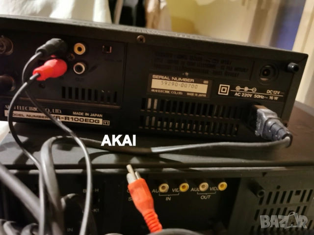 AKAI VS-R100 EDG видео плейър с VHS касети работи, снимка 3 - Плейъри, домашно кино, прожектори - 51714355