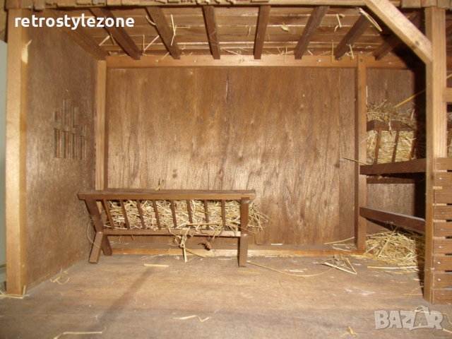 № 6137 стара дървена къща / обор   - ръчна изработка   - дърво , слама   - размер 80 / 62 / 41 см   , снимка 2 - Други ценни предмети - 36382153