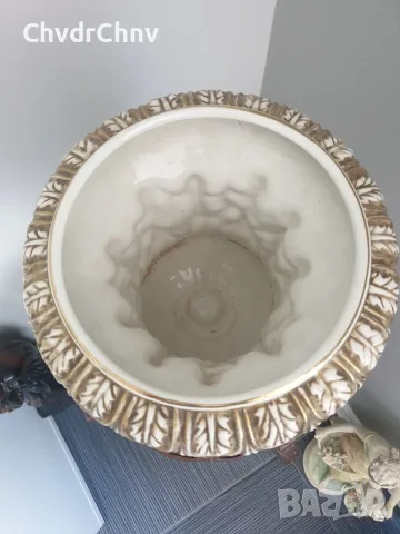 Capodimonte 39см-3кг/Каподимонте голяма стара фигурална италианска порцеланова ваза-урна с херувими, снимка 5 - Вази - 55970889