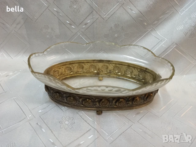 Стара посребрена жардениера с красиви цветя , снимка 2 - Антикварни и старинни предмети - 50941262