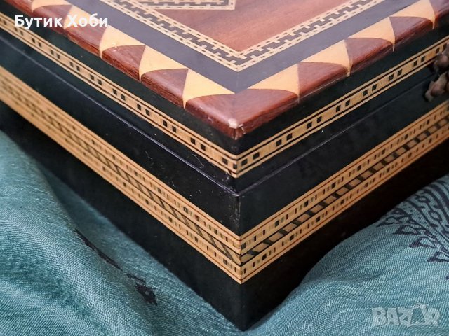 Сирийска дървена кутия с инкрустации, снимка 4 - Антикварни и старинни предмети - 39354593