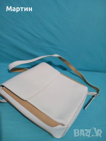 Бяла чантичка