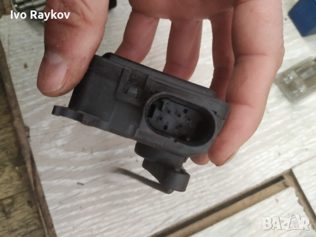 Моторче клапи клапа парно за Ауди А6 , A4 , 4B1820511M, снимка 3 - Части - 52422566