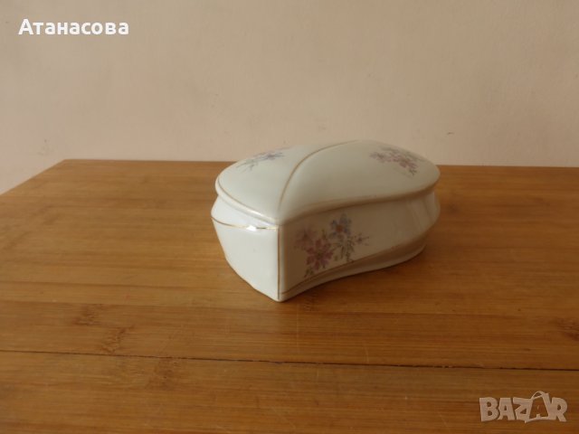 Порцеланова кутия за бижута 1970 г, снимка 3 - Декорация за дома - 41603076