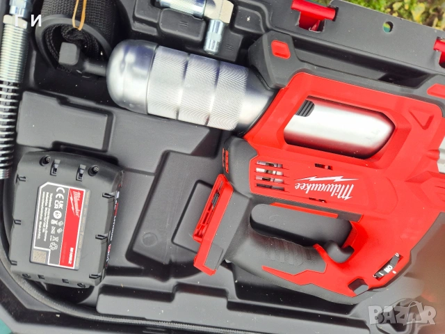 Акумулаторен такаламит Milwaukee M18 GG-201C, снимка 4 - Други инструменти - 53271473