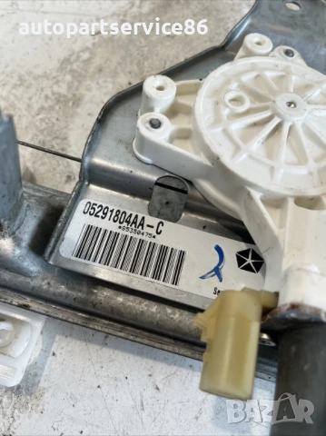 Заден десен стъклоповдигач за Jeep Patriot (2008) 05291804AA, снимка 2 - Части - 53511132