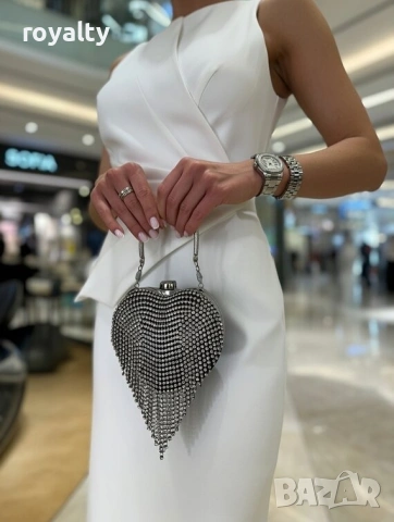 Дамска чанта - черна със сребристи камъчета