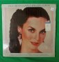 Crystal Gayle – 1980 - The Crystal Gayle Singles Album(United Artists Records – UAG 30287)(Country), снимка 1