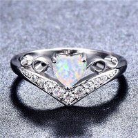 Дамски пръстен с опал и кристали, снимка 3 - Пръстени - 41865808