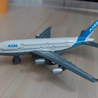 реалистичен модел на самолет А 380, снимка 1 - Колекции - 41862224