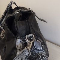 Дамска кожена чанта тип торба, снимка 4 - Чанти - 44261609