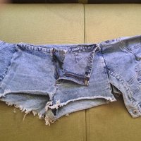 Интересни панталонки, снимка 1 - Къси панталони и бермуди - 41996868