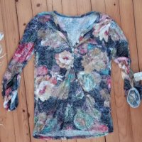 Нова дамска блуза. Размер S, снимка 1 - Блузи с дълъг ръкав и пуловери - 39771046
