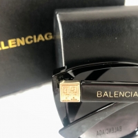 Balenciaga дамски слънчеви очила с лого, снимка 10 - Слънчеви и диоптрични очила - 36109195