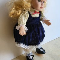 Стара порцеланова кукла много красива и запазена, снимка 4 - Колекции - 41917642