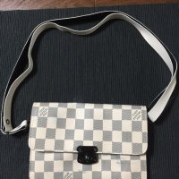 Малка чантичка Louis Vuitton, снимка 1 - Чанти - 42400023