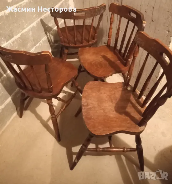 Кафява дървена разтегателна трапезна маса и 4 стола, снимка 1