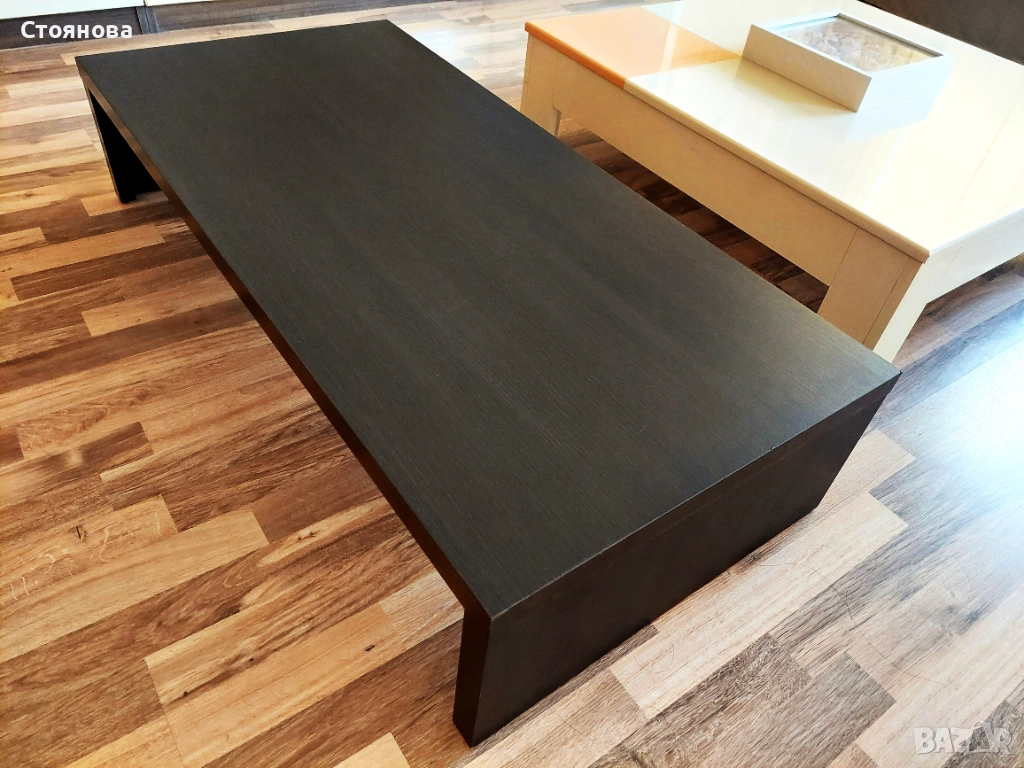 Стилна маса с минималистичен дизайн, снимка 1