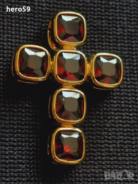 Прекрасен сребърен позлатен кръст с гранати, снимка 1