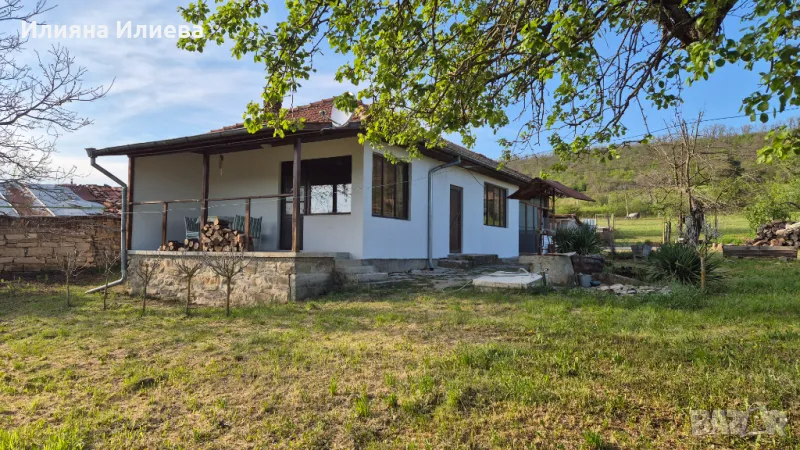 Обзаведена уютна селска къща, снимка 1