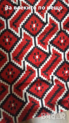 стара плетена кувертюра може и за стена