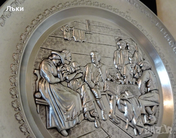 Калаена чиния с картина Сватосване,калаена сватба. , снимка 2 - Антикварни и старинни предмети - 52776451