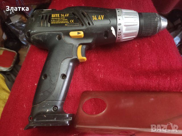 Акумулаторен винтоверт Девалт Ударен винтоверт DEWALT, с нивелир и куфар. Продавам и бормашини, зеге