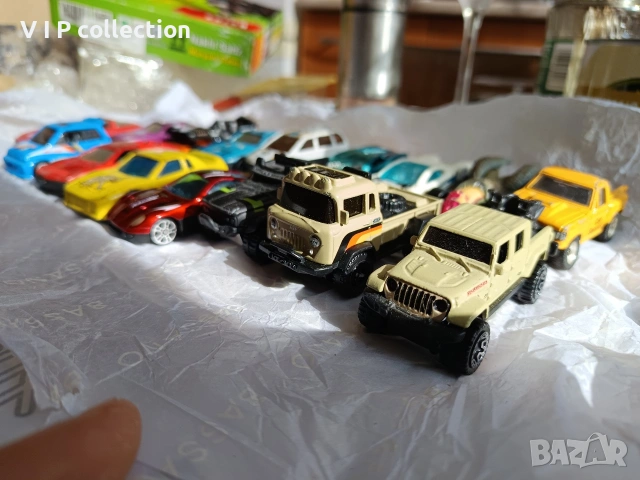 16 броя колички смесен лот Hot wheels , matchbox, Disney , снимка 2 - Колекции - 53464066