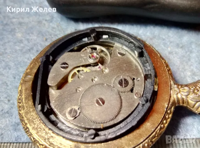 ВИНТИДЖ АРТ МОДЕЛ МЕХАНИЧЕН ДЖОБЕН ЧАСОВНИК с КОНЕ на КАПАКА и НУЖДА от ЦИФЕРБЛАТ и РЕМОНТ 48863, снимка 4 - Джобни - 48035373