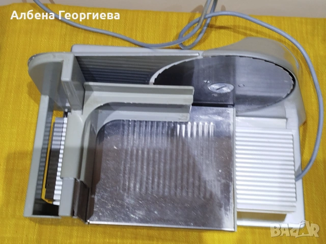 Слайс машина GRAEF -130 W , снимка 3 - Кухненски роботи - 53666915