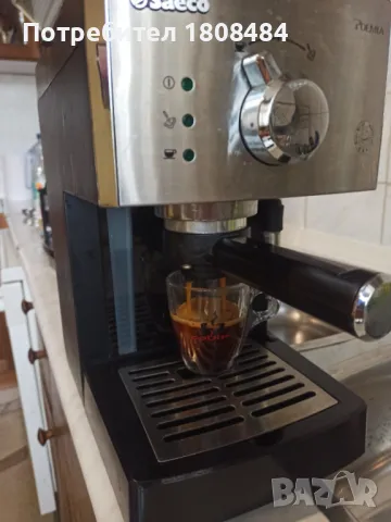 Кафе машина Саеко поемия с ръкохватка крема диск работи перфектно и прави супер кафе с каймак 