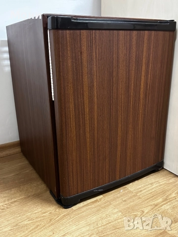 Хладилник (малък), снимка 2 - Хладилници - 51936468