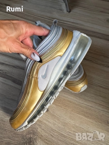 Оригинални маратонки Nike Air Max 97 Metallic Gold! 39 н, снимка 3 - Маратонки - 52188589