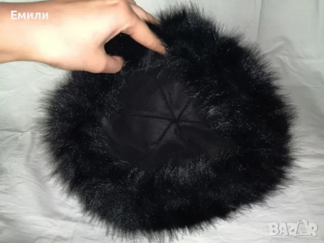 Дамска пухкава шапка в черен цвят, снимка 7 - Шапки - 48420418